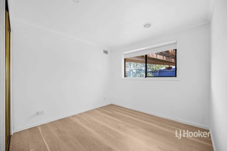 4 Tamarind Crescent, Werribee VIC, Belconnen - Photo 5