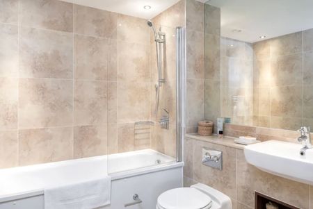 1 Bed Flat, Winston Way, IG1 - Photo 5