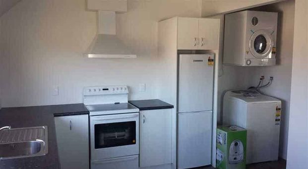 Fully Furnished Studio - Photo 1