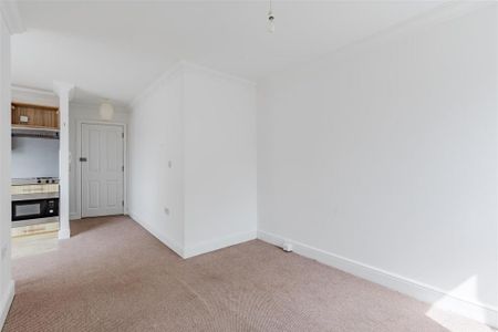 Studio to rent - Photo 2