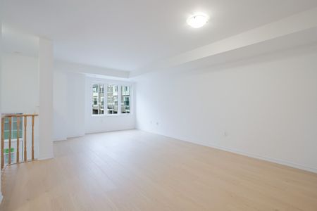 For Lease - 2655 Deputy Minister Path, Oshawa, Ontario - Photo 4