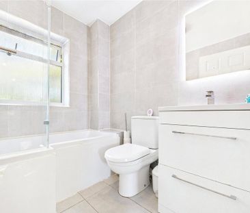 3 bedroom end of terrace house to rent - Photo 5