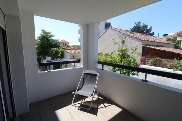 Appartement 2 pièces 40m2 MARSEILLE 8EME 920 euros - Photo 1