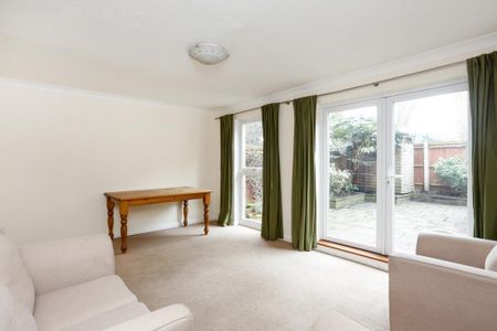 2 bedroom end of terrace house to rent - Photo 2