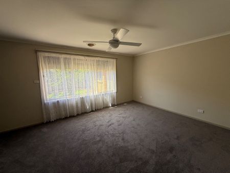 Please contact catie@sweeneyea.com.au for private inspections. - Photo 5