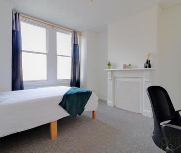 4 bedroom terraced house to rent - Photo 6