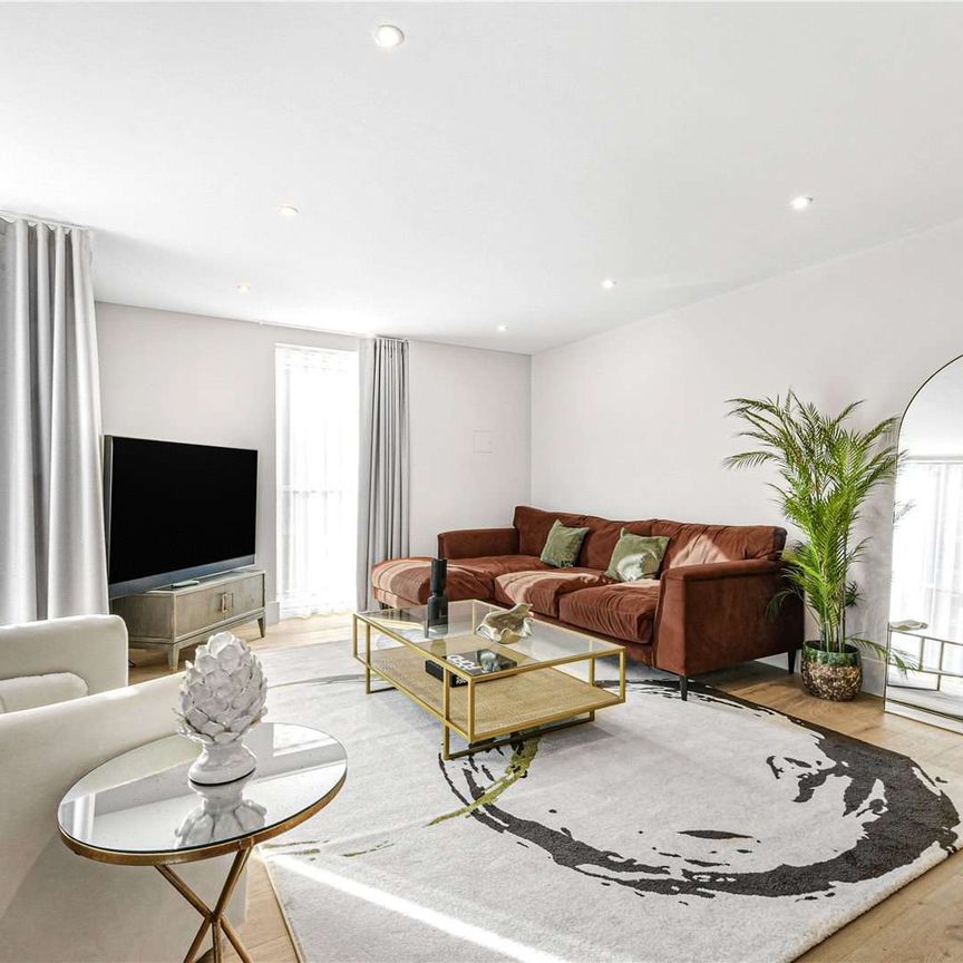 Stunning four bedroom apartment in a high specification new development on Baker Street - Photo 1