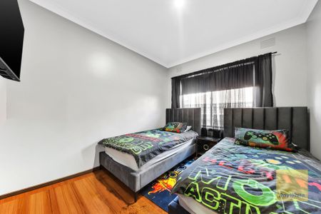 Beautifully Renovated Family Home in Prime Location - Photo 3