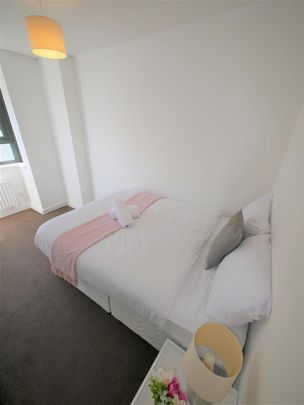 Flat 14 Hill House, Bournemouth BH1 - Photo 1