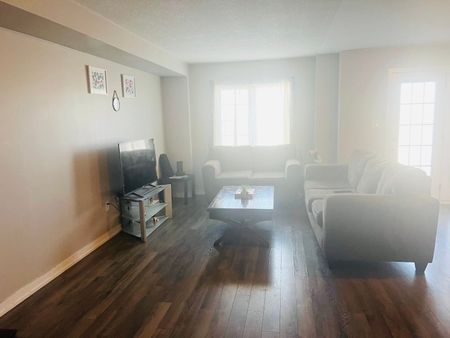For Lease - 116 Golden Springs Drive Unit# Main, Brampton, Ontario - Photo 4