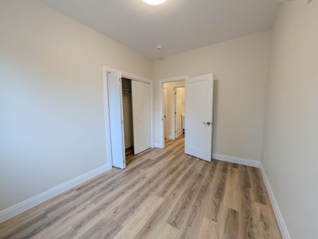 70 Scott St W, St. Catharines - 2 Bedroom Detached Unit - Photo 4