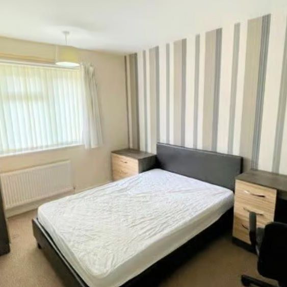 5 bedroom house to rent - Photo 1