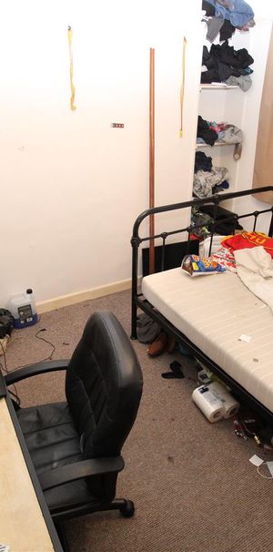 Room For Rent Llantwit Road, Pontypridd - Photo 1