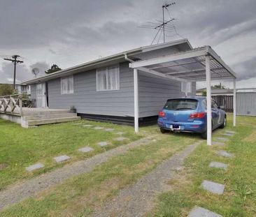 Papakura Living! - Photo 1