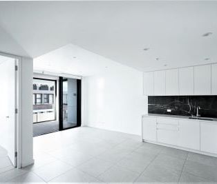 Luxury Living with Chatswood Convenience - Photo 4
