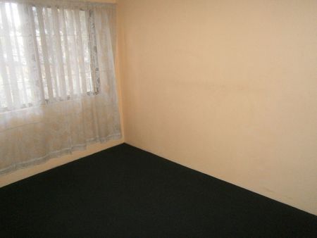 Two Bedroom Unit In Convenient Location - Photo 4