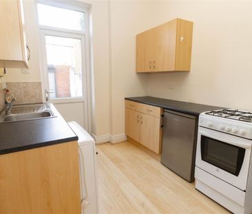 1 Bedroom Flat - Ground Floor - Photo 3