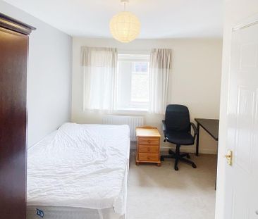4 bedroom flat to rent - Photo 3