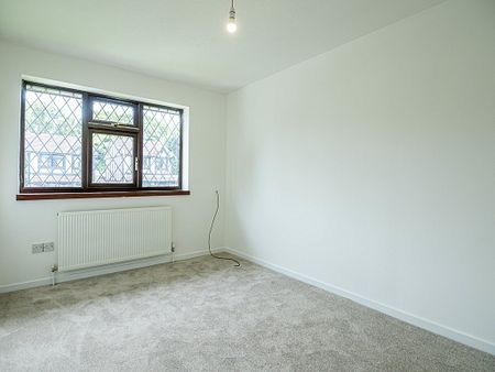 3 bedroom semi-detached to let - Photo 2