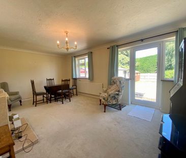 3 bedroom detached bungalow to rent - Photo 1