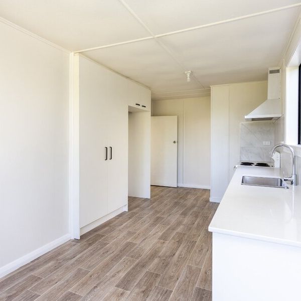 Freshly renovated 4 Bedroom 2 Bathroom property – Students - Photo 1