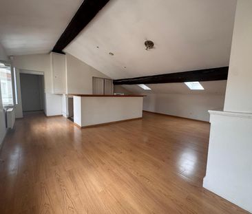 Location Appartement 4 pièces 83m² LYON 2ème - Photo 5