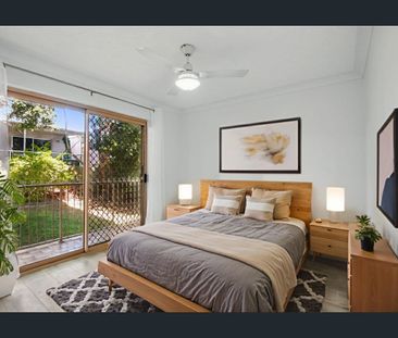 Renovated Groundfloor Home in Beautiful Morningside - Photo 3