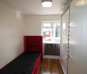 4 bedroom house to rent - Photo 2