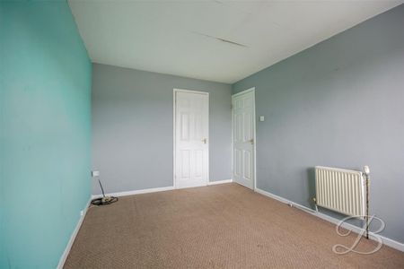 3 bedroom - Photo 3