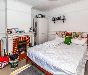 4 bedroom terraced house to rent - Photo 6