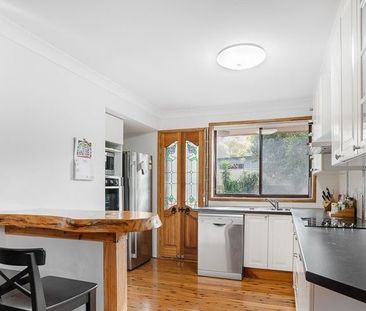 Charming 3-Bedroom Villa in Thirroul - Photo 3