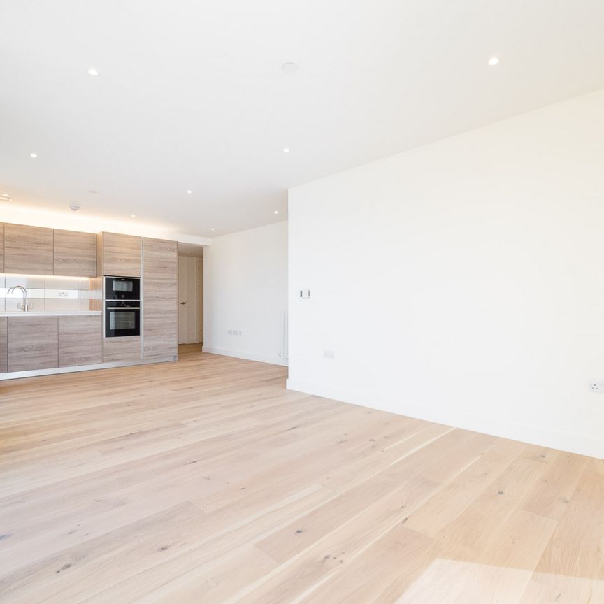 Deveraux House, London, SE18 - Photo 1