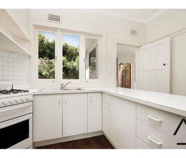 Charming 1930s Semi - Photo 3
