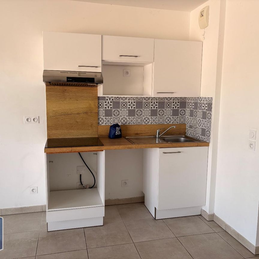 Location Appartement 3 pièces 59m² ARLES 13200 - Photo 1