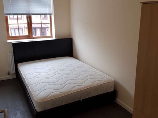 Double Rooms Available ALL BILLS INCLUDED Students Welcome! - Photo 1