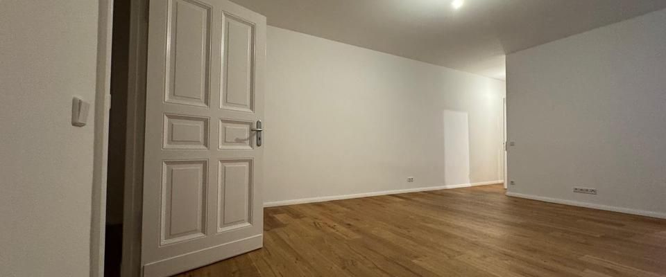 Modernisierte 2-Zimmer-Altbauwohnung mit EBK & Duschbad - ab sofort zum Einzug bereit! - Photo 1