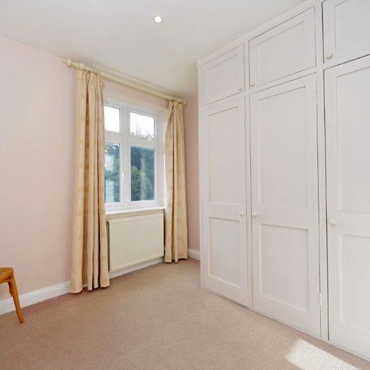 Park Road, Godalming - 4 bedrooms Property for lettings - Seymours - Photo 1