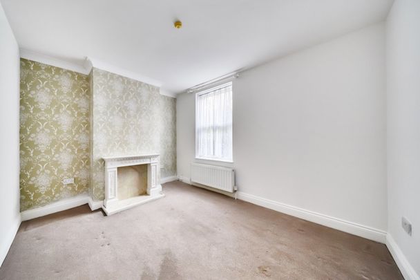 Terraced House to rent - Borstal Street, Rochester, ME1 - Photo 1