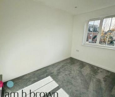 Lie Field Close - Photo 4