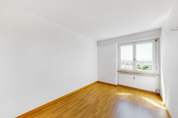 Wunderschöne Wohnung mit Weitblick / im obersten Stock - Photo 1