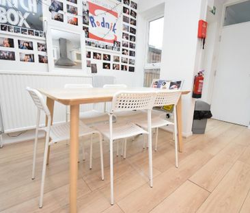 5 bedroom terraced house to rent - Photo 2