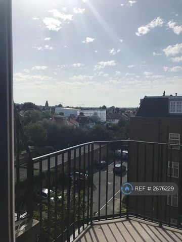 1 bedroom penthouse to rent - Photo 5