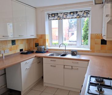 2 bedroom semi-detached house to rent - Photo 6
