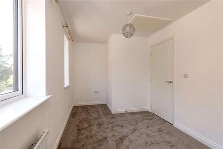 Hirschield Drive, Leybourne, West Malling, Kent, ME19 - Photo 4