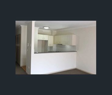 Modern Unit - Photo 4