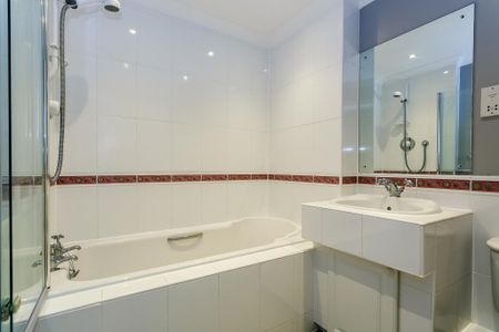 2 bedroom flat to rent - Photo 3