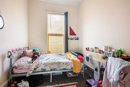 4 bedroom flat to rent - Photo 4