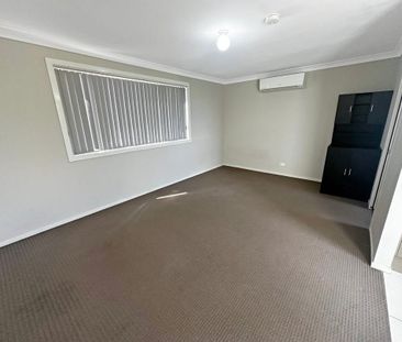 Kellyville - Photo 2
