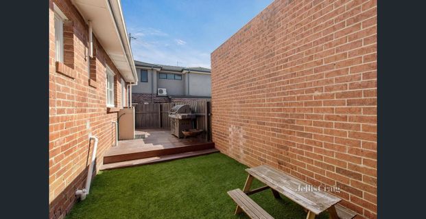 1/30 Manuka Street, Bentleigh East - Photo 1