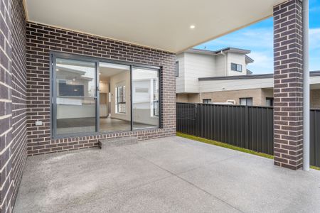 Stylish 3 Bedroom Home! - Photo 5